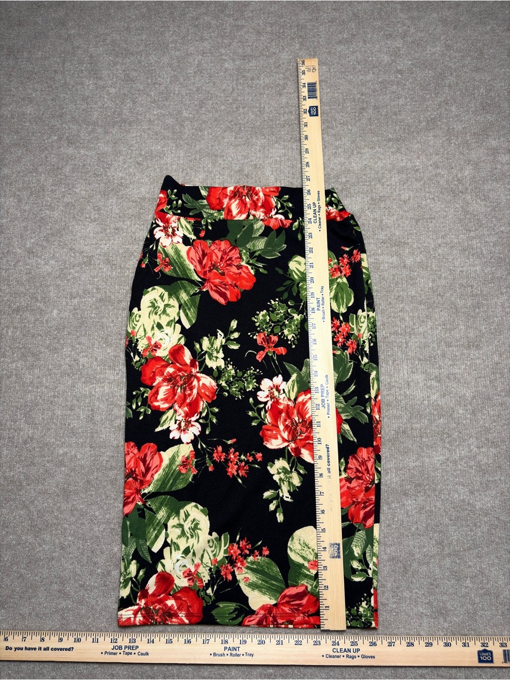 Floral and Printed Skater Skirts in Black, White, Gray, Yellow, Red - Picture 13 of 16